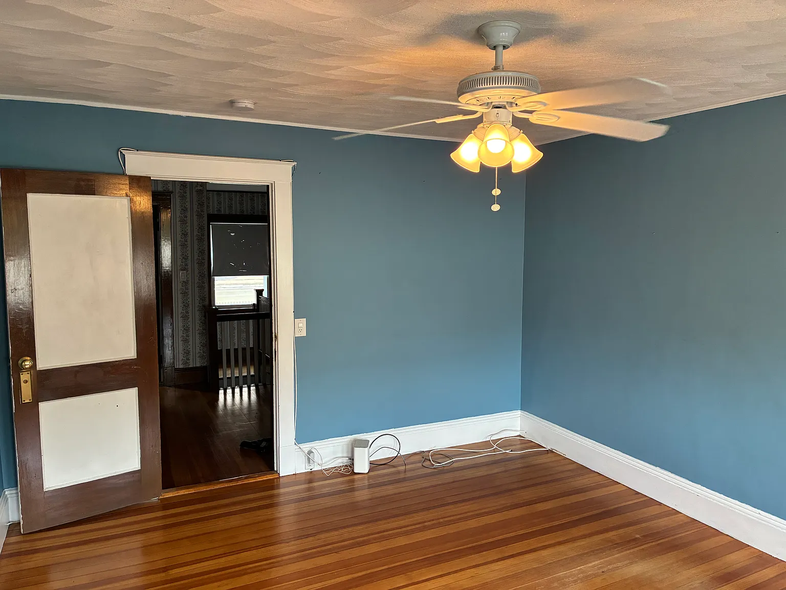 4 bed, 2.5 bath, 2300 sqft, $1,250 — Photo 3