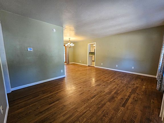 3rd image of 1226 W Brooks St