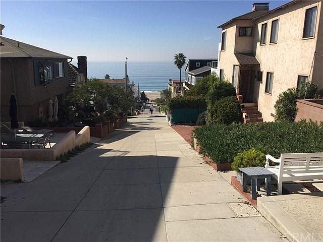 1st image of 227 32nd St