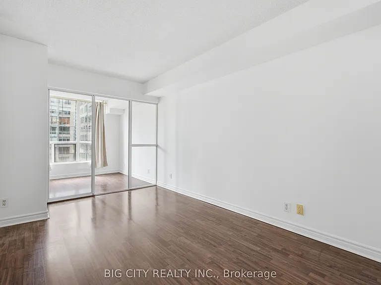 92 King St E #803 — Photo 8