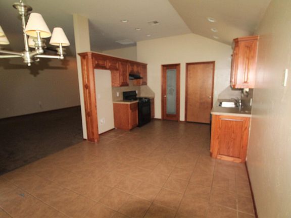 4th image of 2708 SE 92nd Cir