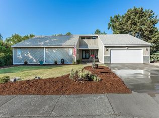 130 Edgewood Dr, Richland, WA 99352