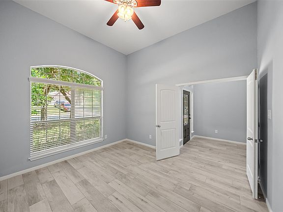 4th image of 2406 Winter Trail Dr