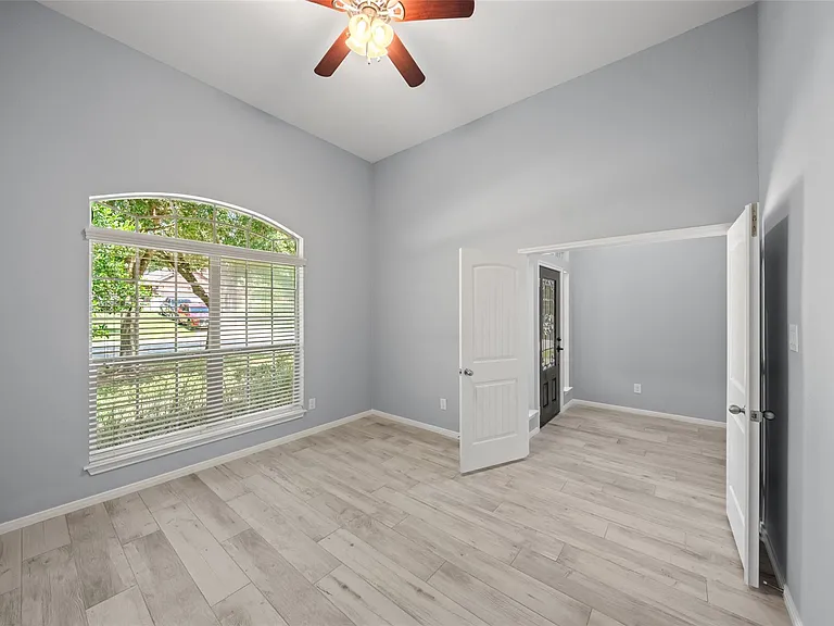 2406 Winter Trail Dr — Photo 4