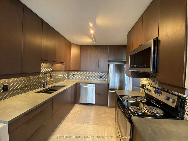 2301 Derry Rd W #701 — Photo 6