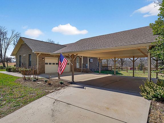 3rd image of 3857 Baxter Rd