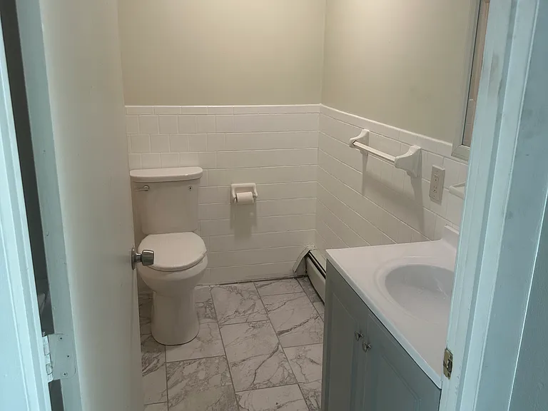 607 Charles St #2 — Photo 8