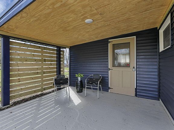 3rd image of 13090 Shell Beach Rd NE