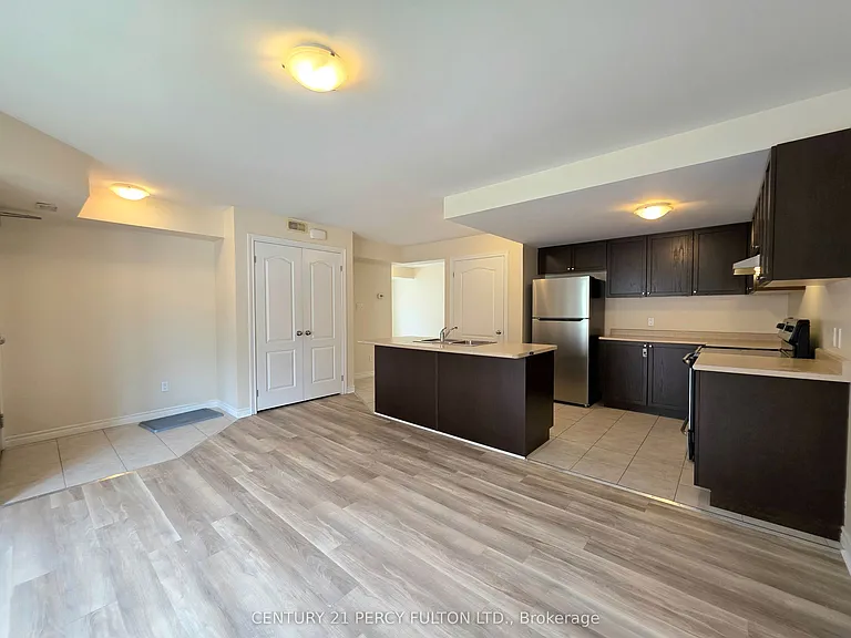 144 Mary St N #2 — Photo 6