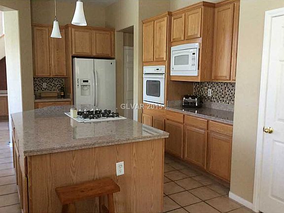 4th image of 10553 Beech Creek St