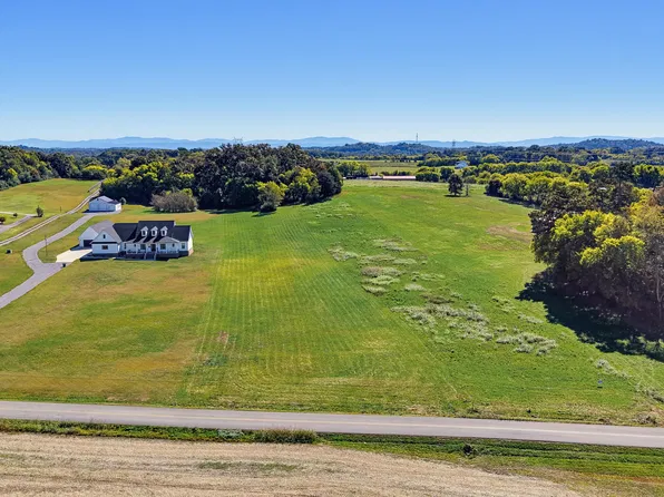 971 Frogpond Rd, Friendsville, TN 37737