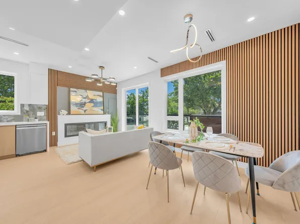 2893 Eton St #2, Vancouver, BC V5K 1J5