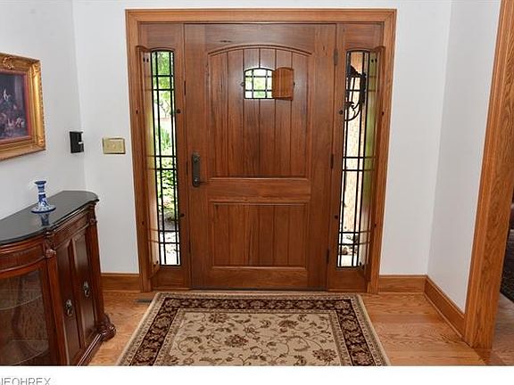 3rd image of 564 Meadow Ln