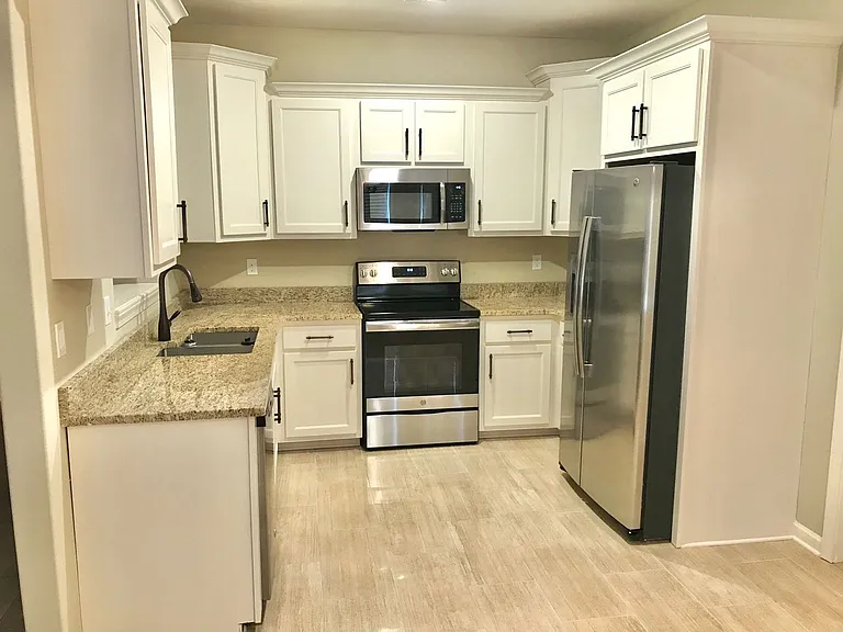 5413 Riverstone Dr — Photo 3