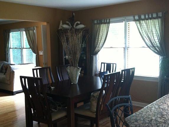5th image of 2331 Pine Grove Ave