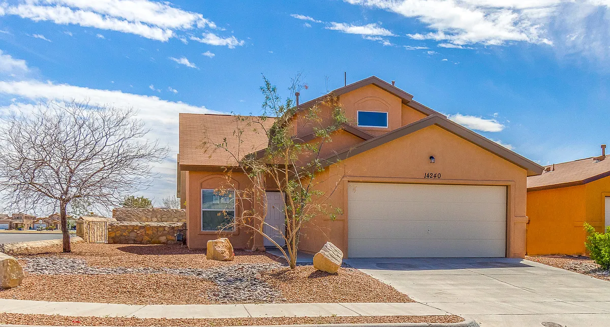 Beautiful, 2 story home with Refrigerated Air in Tierra Del Este for Rent — Photo 1