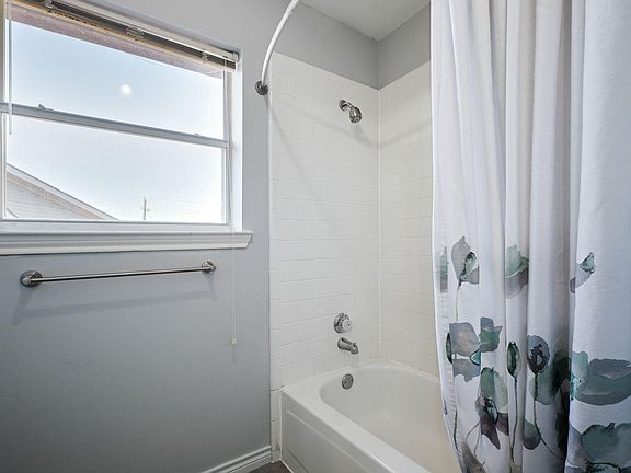 5th image of 8212 Wharf St