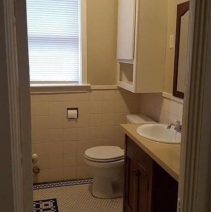 3rd image of 5011 Lindsay St APT 1