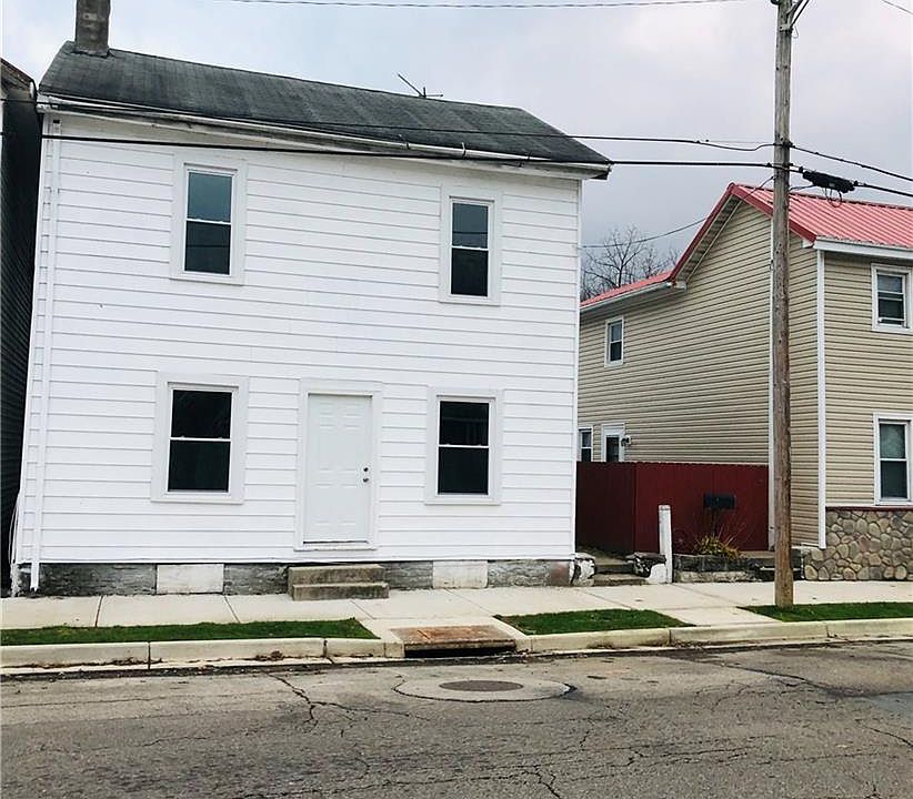 1st image of 324 N 1st St