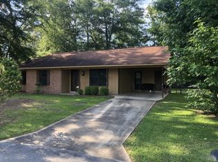 222 Swedenburg Cir, Columbus, MS 39702