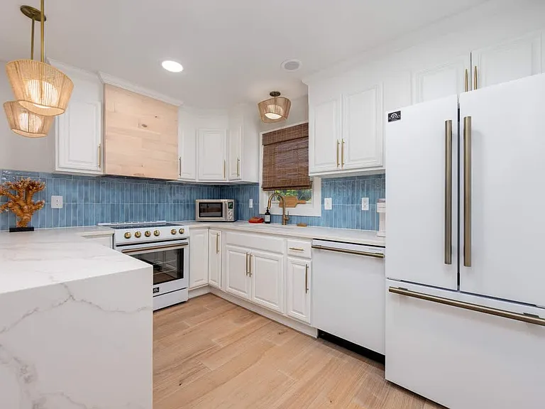 300 W Wilkinson St #BB — Photo 15