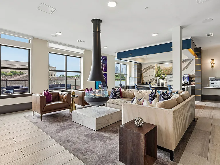 Amenity Lounge