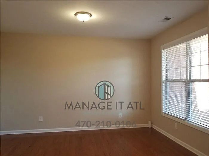 3673 Fallen Oak Dr — Photo 4