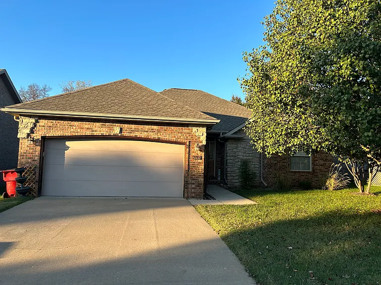 3191 W Melbourne St — Photo 2