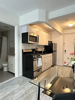 Rented by Avenues Real Estate | media 17