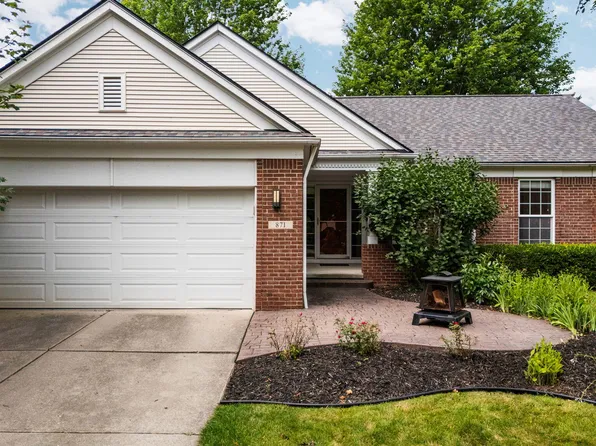 871 Hidden Creek Dr, South Lyon, MI 48178
