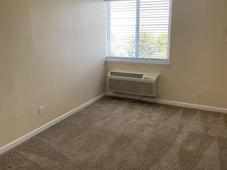 The Heights Apartments - Sunnyside, WA — Photo 4