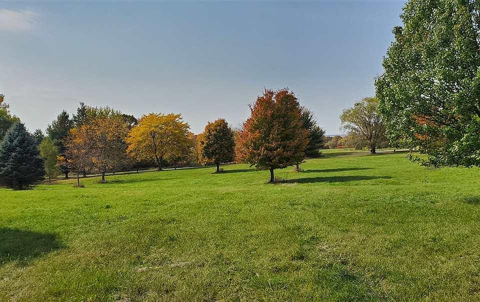 2nd image of 24-117 Lake Carroll Blvd