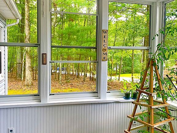 Sun Room-seasonal lake view