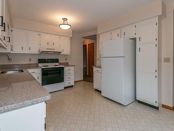 2nd image of 262 Smokerise Dr #264