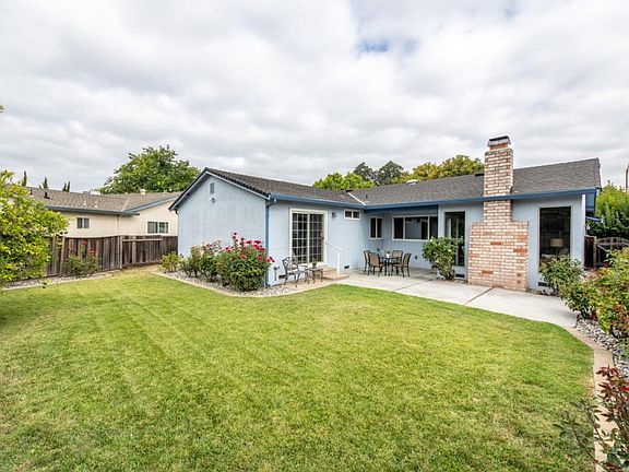 3rd image of 108 Cashew Blossom Dr
