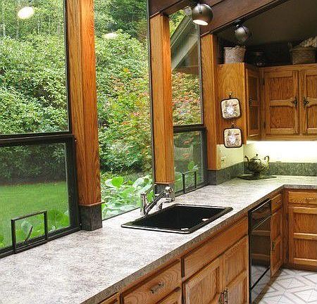 4th image of 333 N Beaver Valley Dr