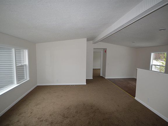 3rd image of 12924 S Regal St