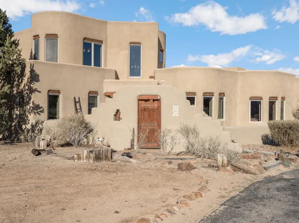 266 San Andres Rd, Corrales, NM 87048