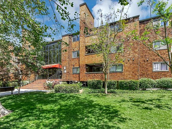 4th image of 2328 La Terrace Cir