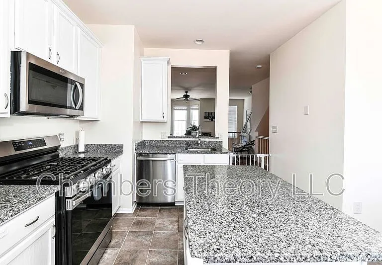 6955 Cromarty Dr — Photo 15
