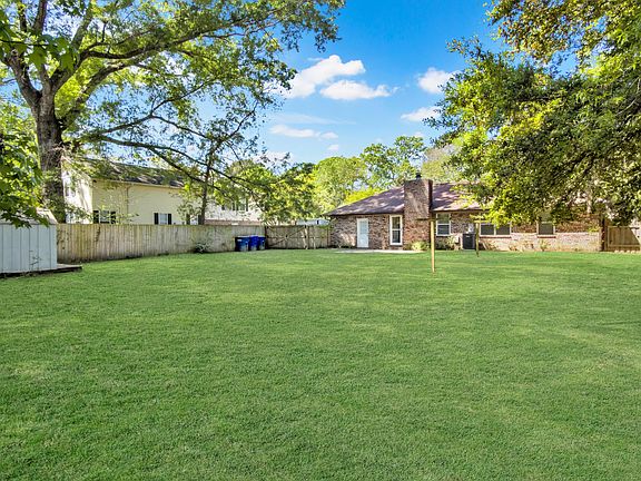 4th image of 742 Olney Rd