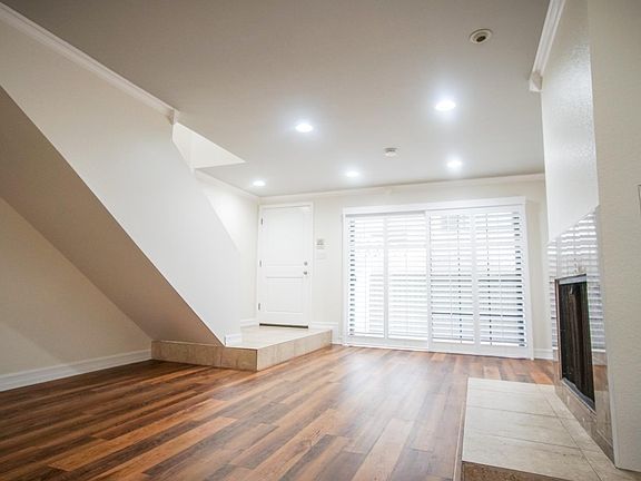 Living room w/sliding door to patio