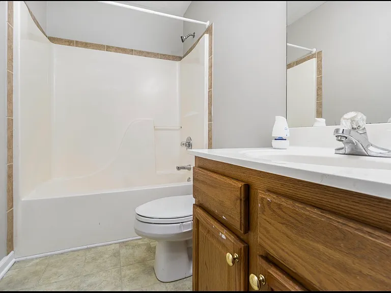 306 Alex Ln — Photo 16