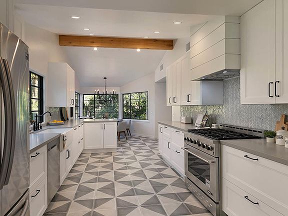 4th image of 1219 Bel Air Dr