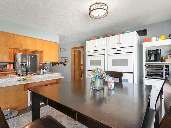 5th image of 18151 Dundee Ct