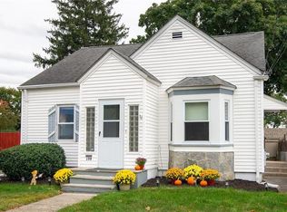 199 Whittier Rd, Pawtucket, RI 02861