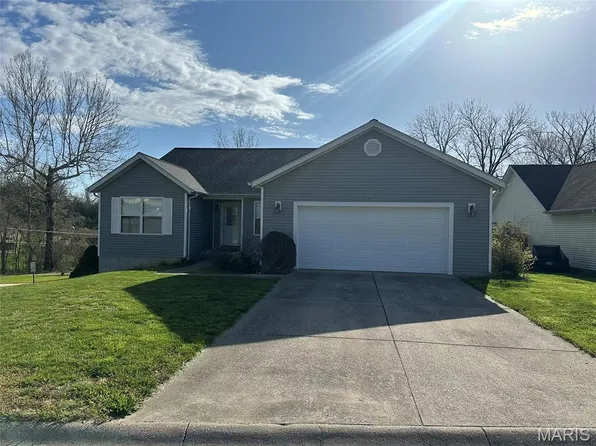 102 Colter Ct, New Haven, MO 63068