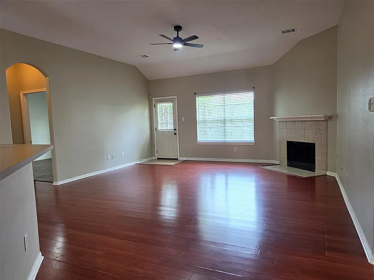 7002 Plaza Del Sol Dr #D — Photo 21