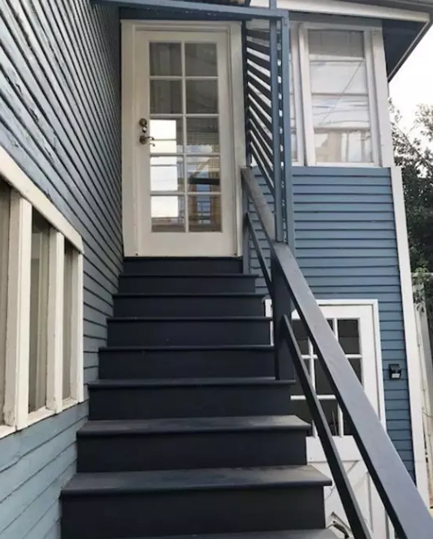 West Hollywood Oasis! *Free Rent* — Photo 3