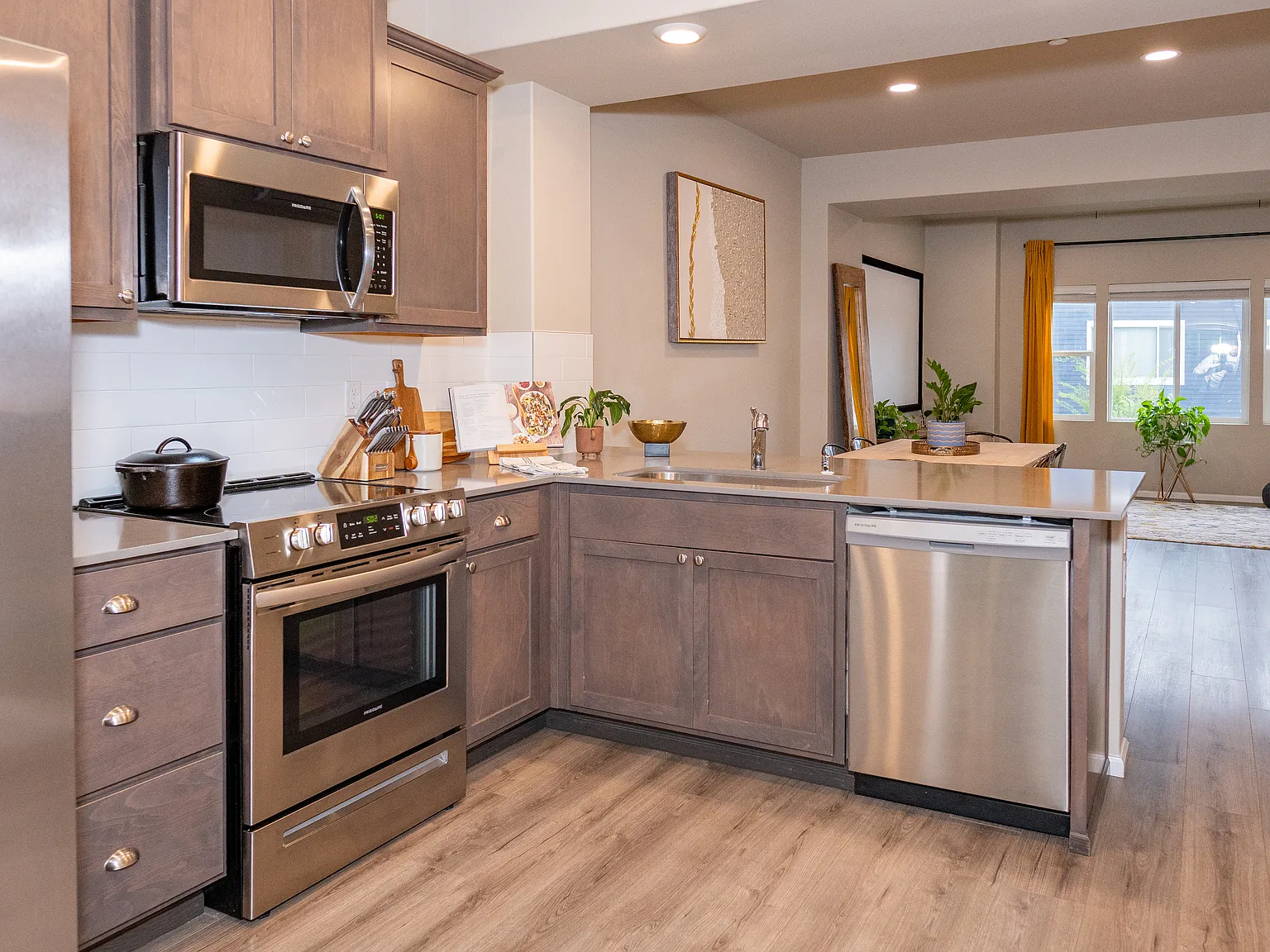 2 bed, 2.5 bath, 1345 sqft, $2,795 — Photo 3